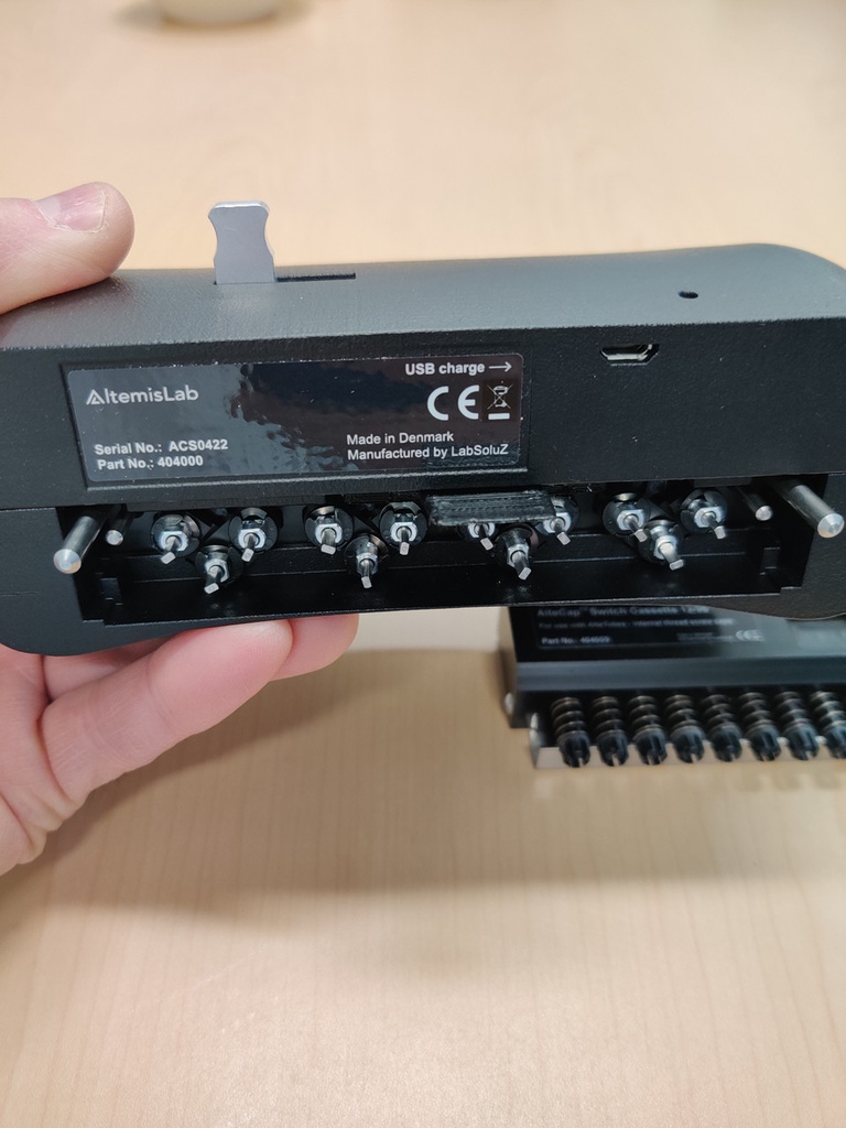 12 Channel - Compatible With 96 SBS Rack Formatted Hamilton Internal Thread Screw Caps (Part Number 10098363)